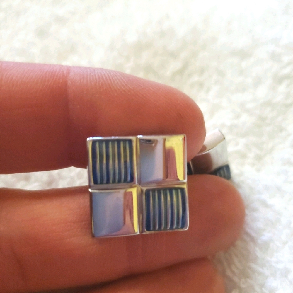Cufflinks